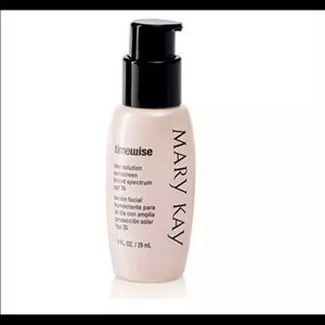 Lot of day and night Mary Kay @cheethacheetha